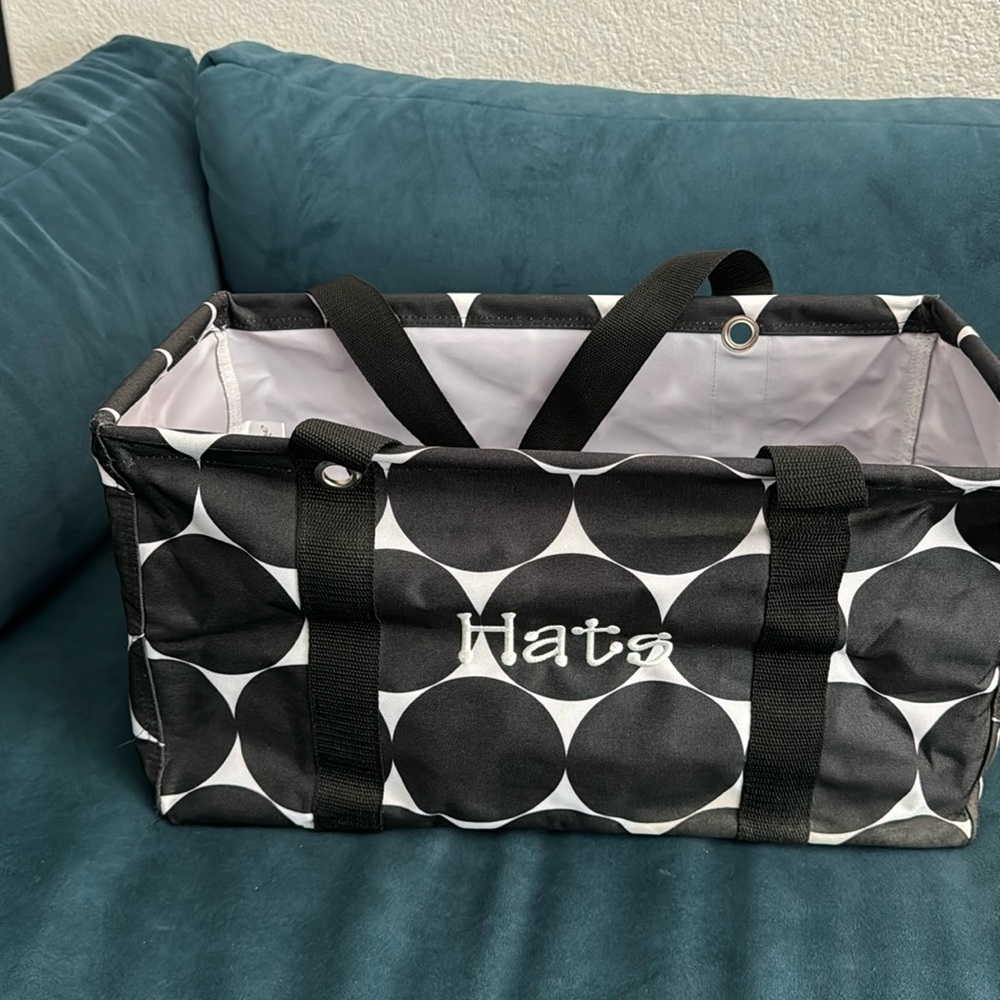 Thirty one Medium Utility tote black dot